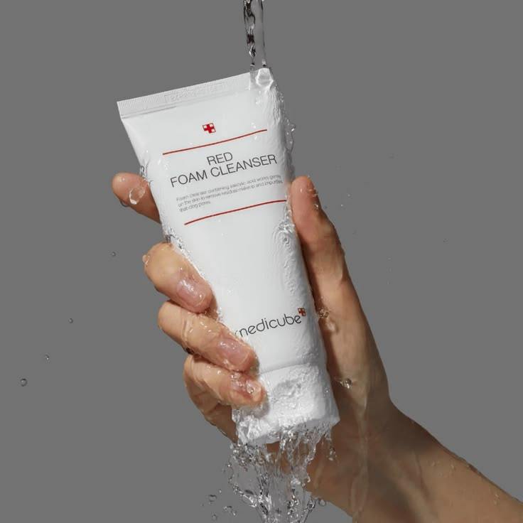 فوم شوینده سالیسیلیک اسید مدی کیوب Medicube red cleanser